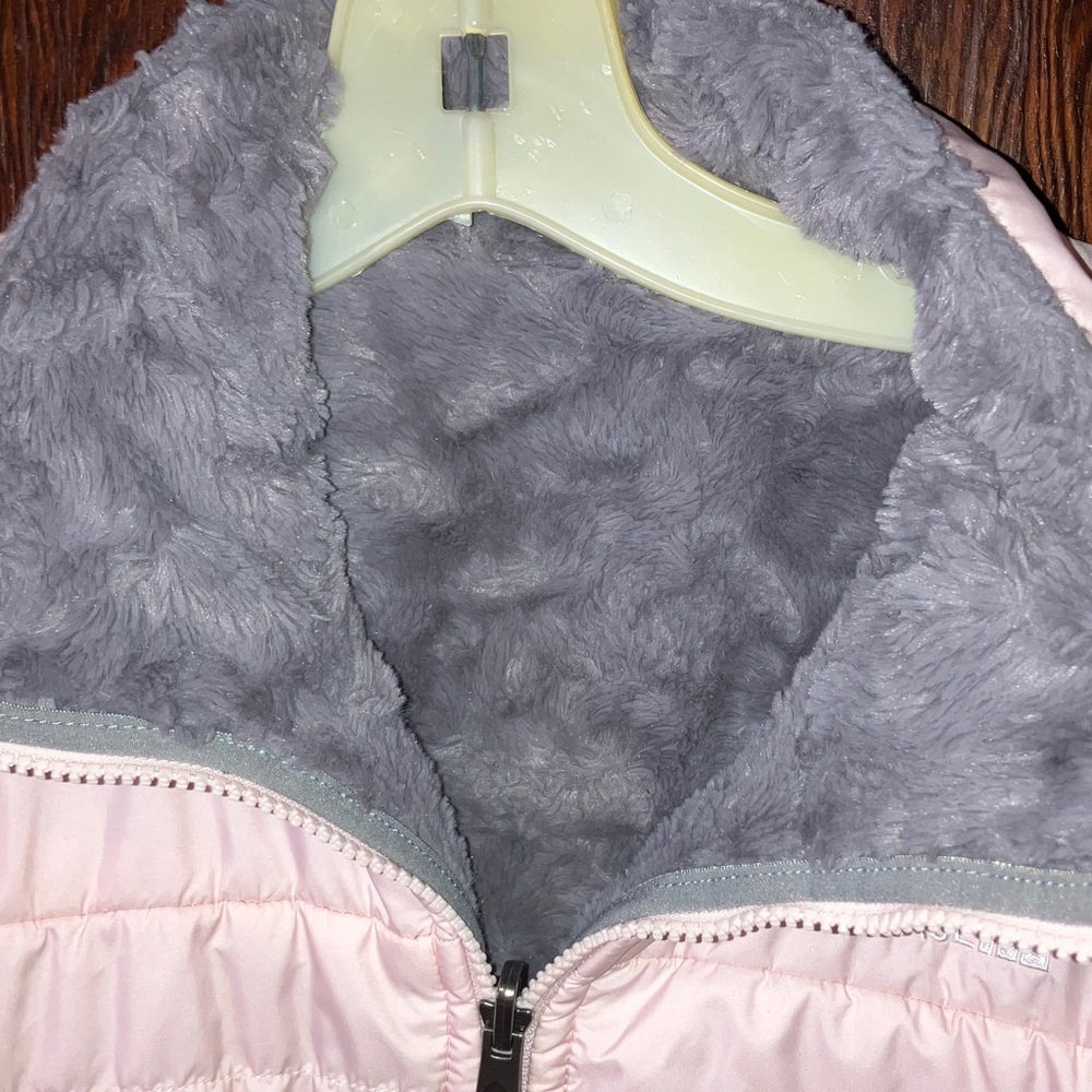 The North Face Girls Light Pink reversible Coat/Jacket - Picture 3 of 11